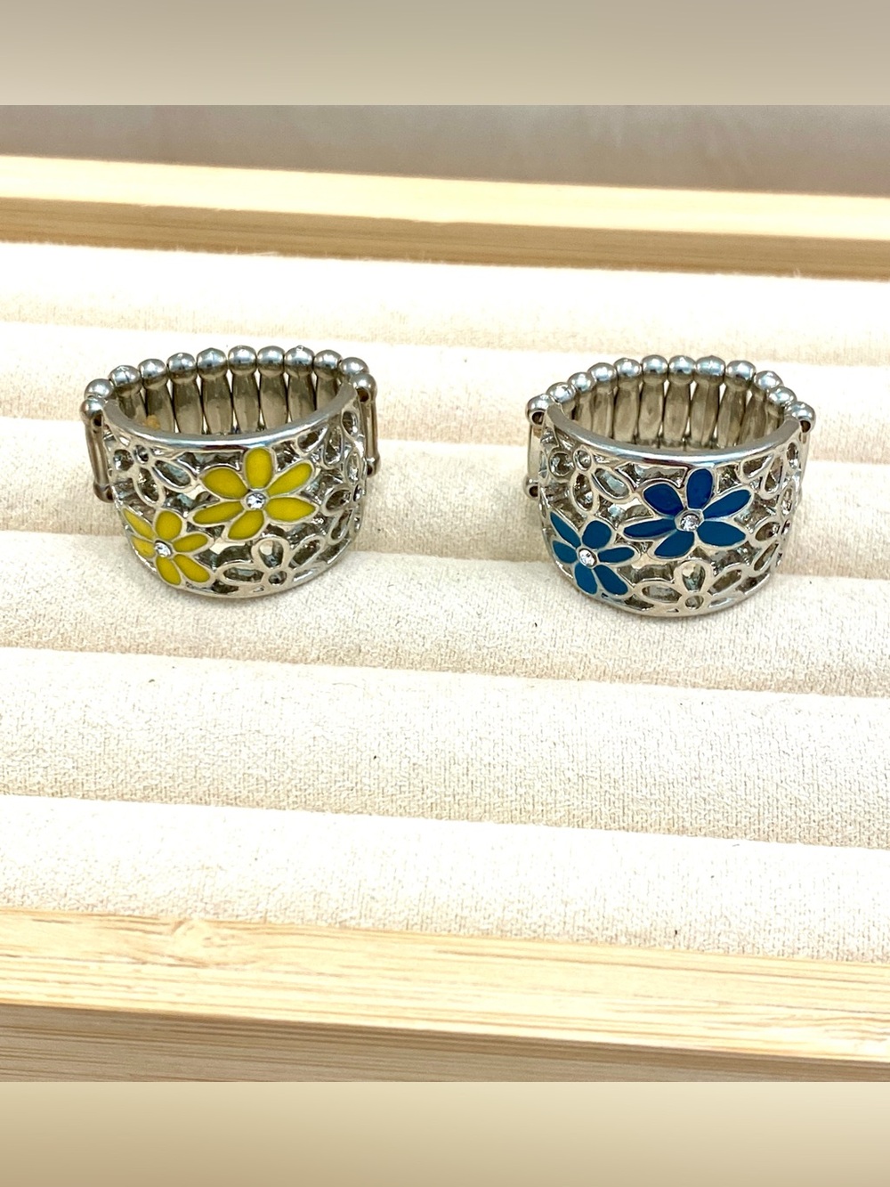 Paparazzi Clear As Daisy Wide Band Stretch Ring Lot 2pc Yellow Blue Enamel